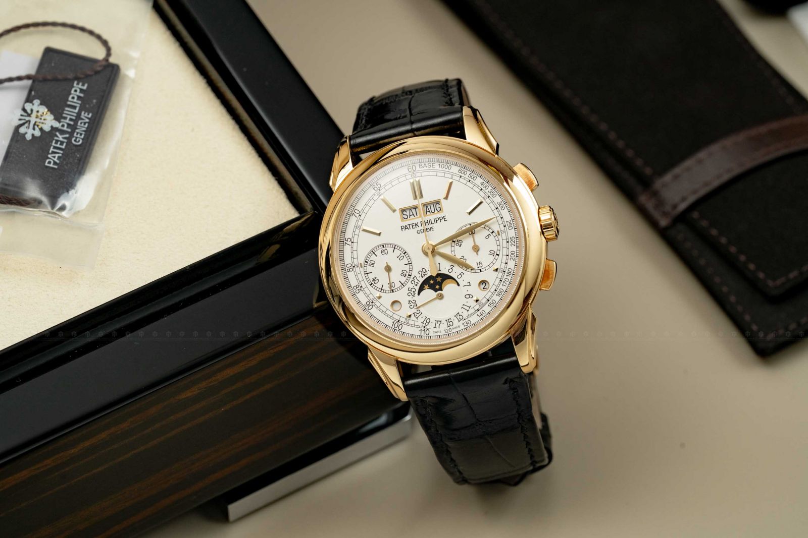 TA LUXURY WATCH